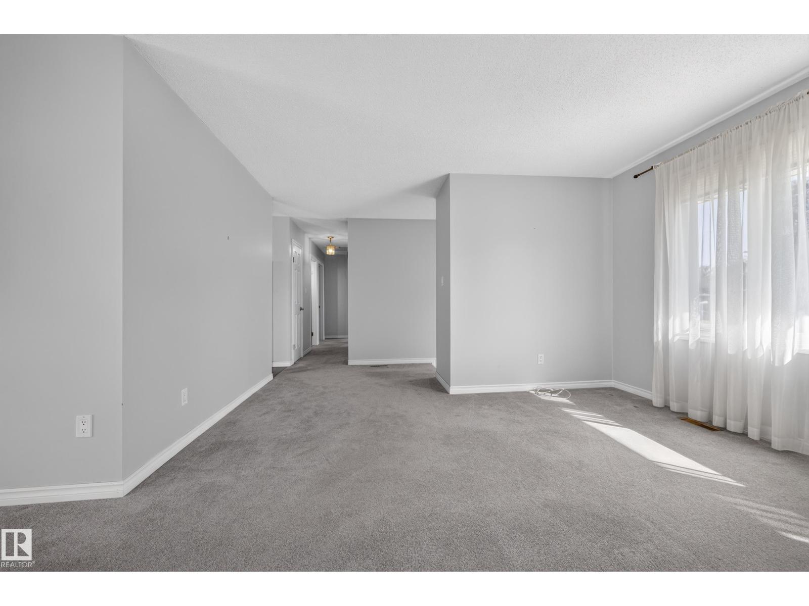 5244 52 ST - 12