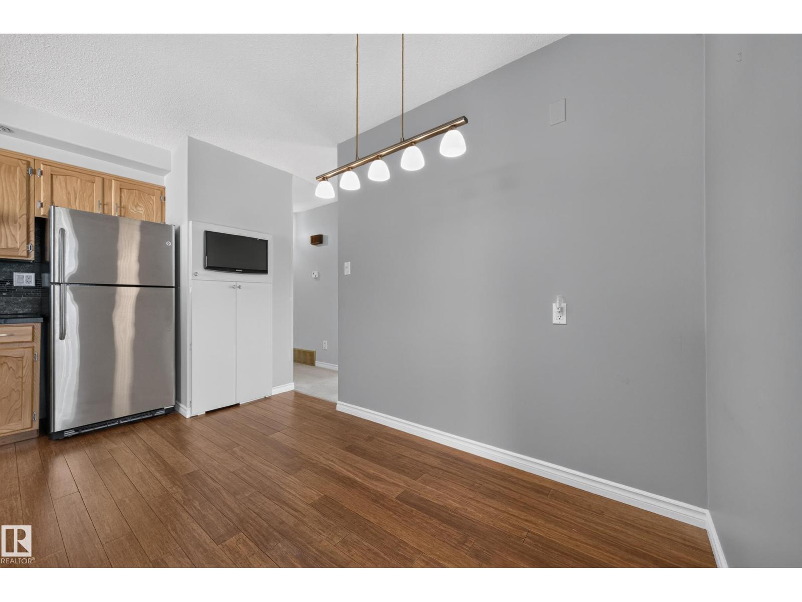 5244 52 ST - 14
