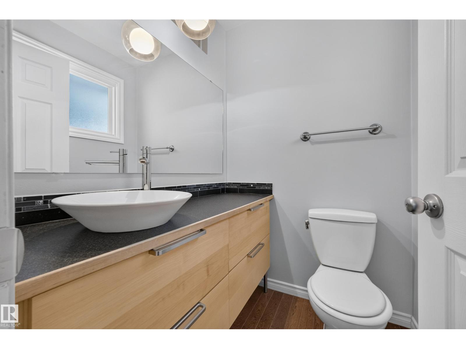 5244 52 ST - Image 24