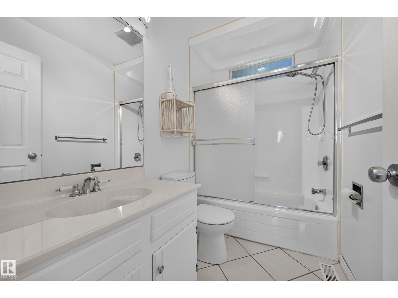 5244 52 ST - Image 29