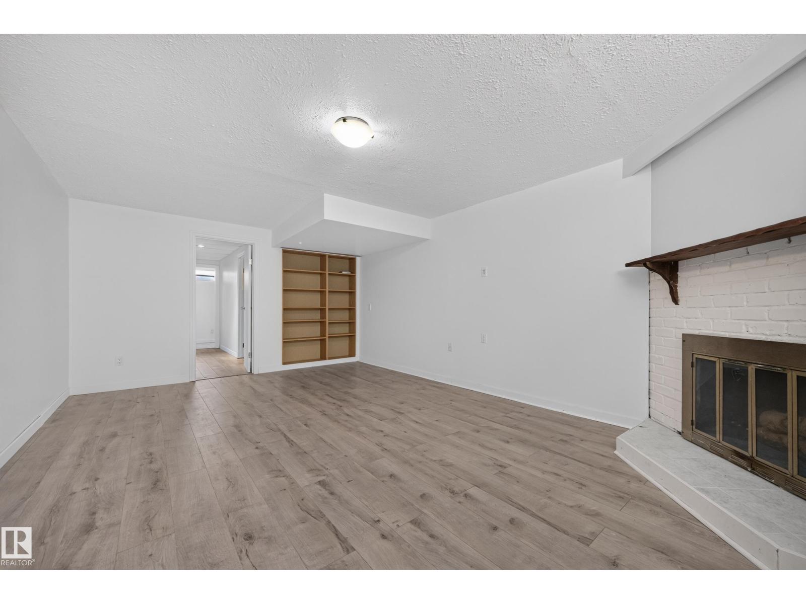 5244 52 ST - Image 32