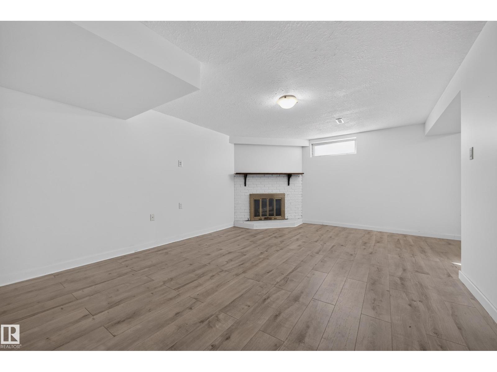 5244 52 ST - Image 34