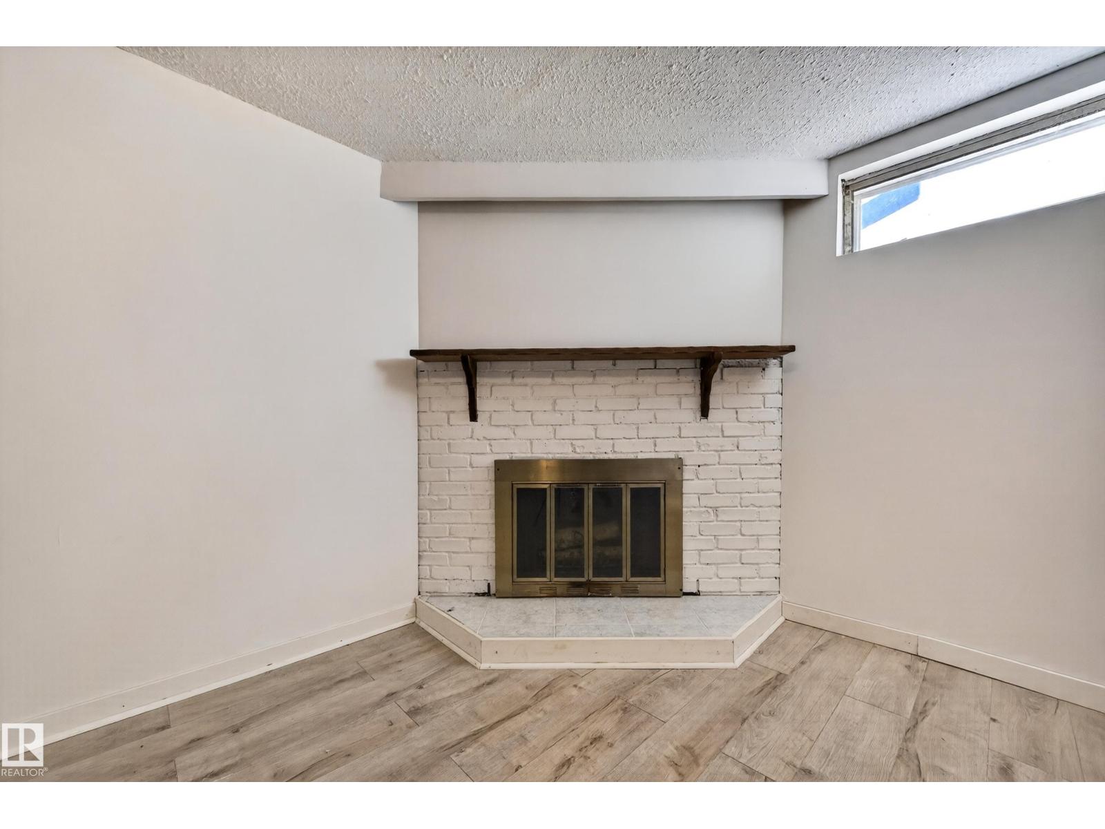 5244 52 ST - Image 35
