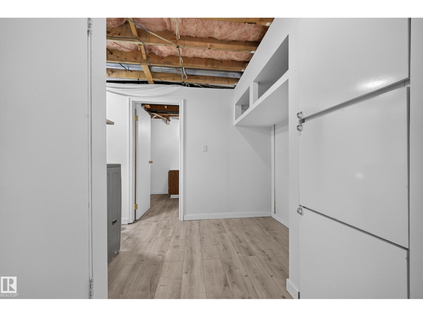 5244 52 ST - 43