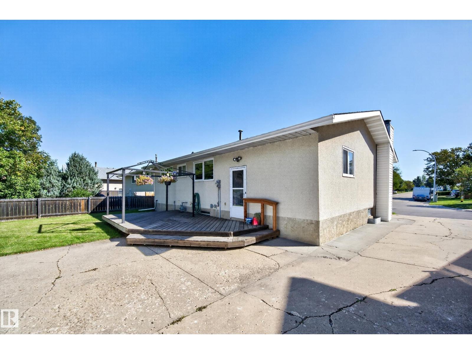 5244 52 ST - Image 48