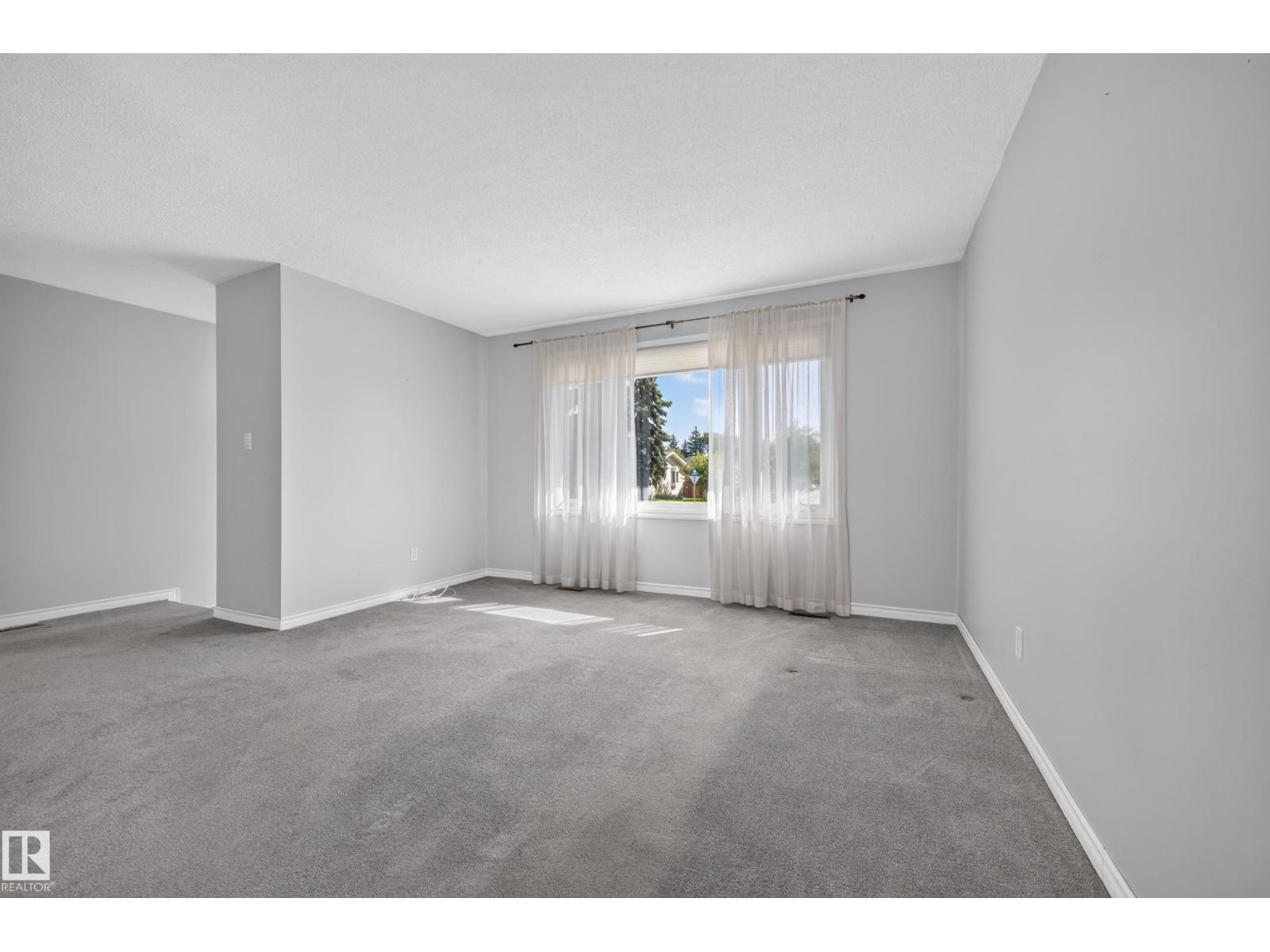 5244 52 ST - 7