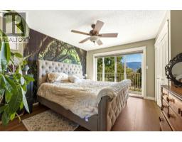 300 Scenic Drive, Coldstream, BC V1B2X3 Photo 17