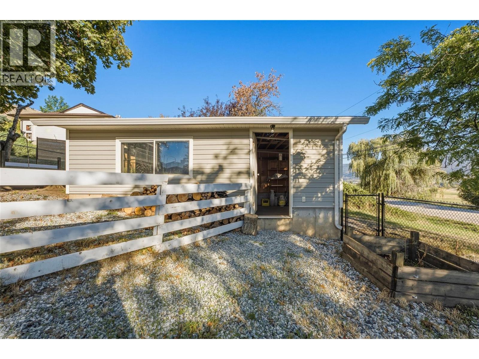 300 Scenic Drive - Image 35
