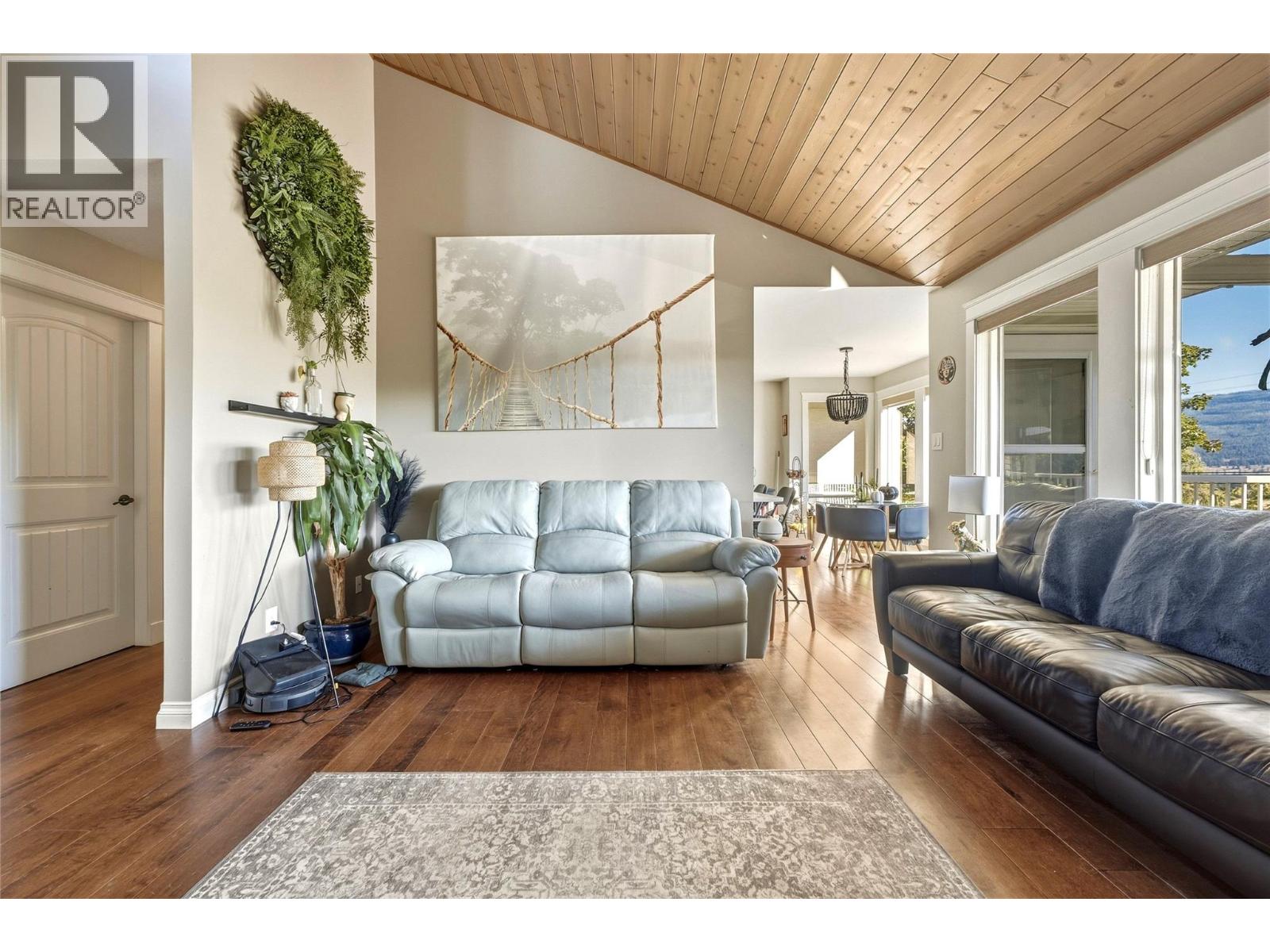 300 Scenic Drive - 8