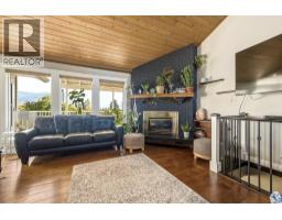 Bedroom - 300 Scenic Drive, Coldstream, BC V1B2X3 Photo 6