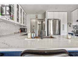 Bedroom - 300 Scenic Drive, Coldstream, BC V1B2X3 Photo 12
