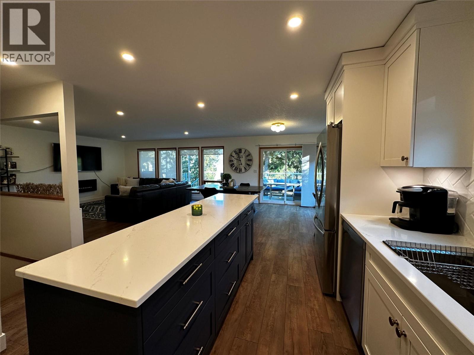 1301 GROSVENOR Place - 11