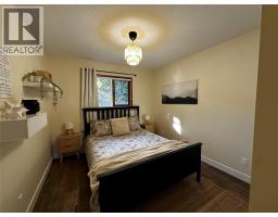 Living room - 1301 Grosvenor Place, Castlegar, BC V1N3X8 Photo 14