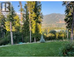 1301 Grosvenor Place, Castlegar, BC V1N3X8 Photo 62
