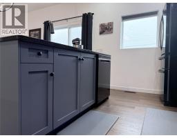 Full ensuite bathroom - 8779 Mountain View Street, Canal Flats, BC V0B1B0 Photo 8