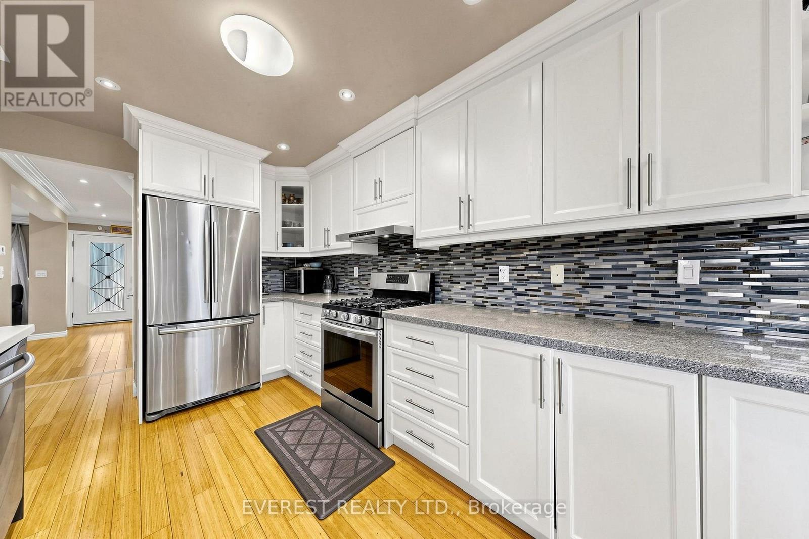 7 TARLTON COURT - 12
