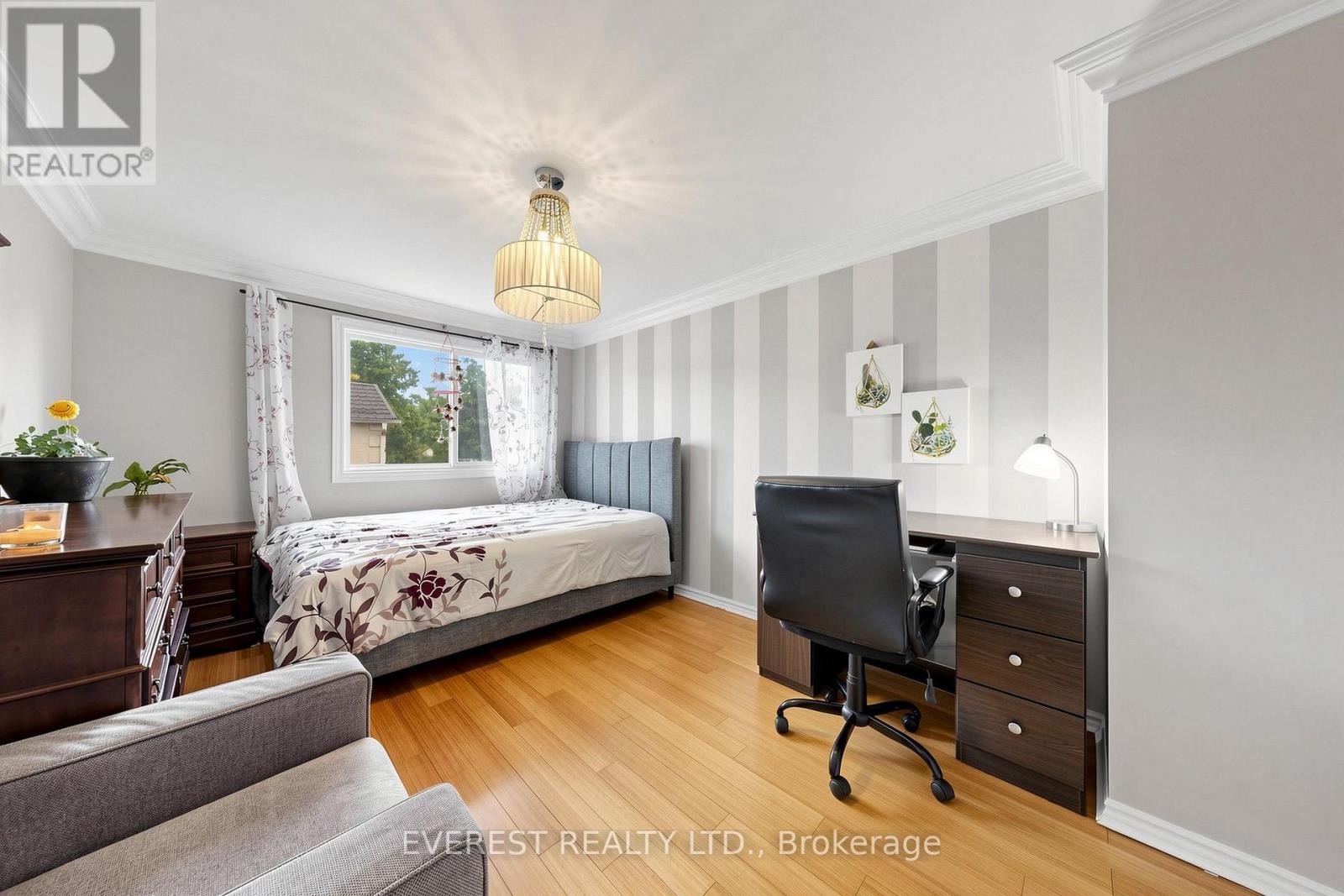 7 TARLTON COURT - 26