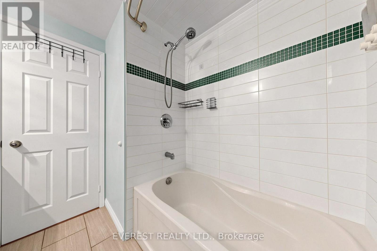 7 TARLTON COURT - Image 34