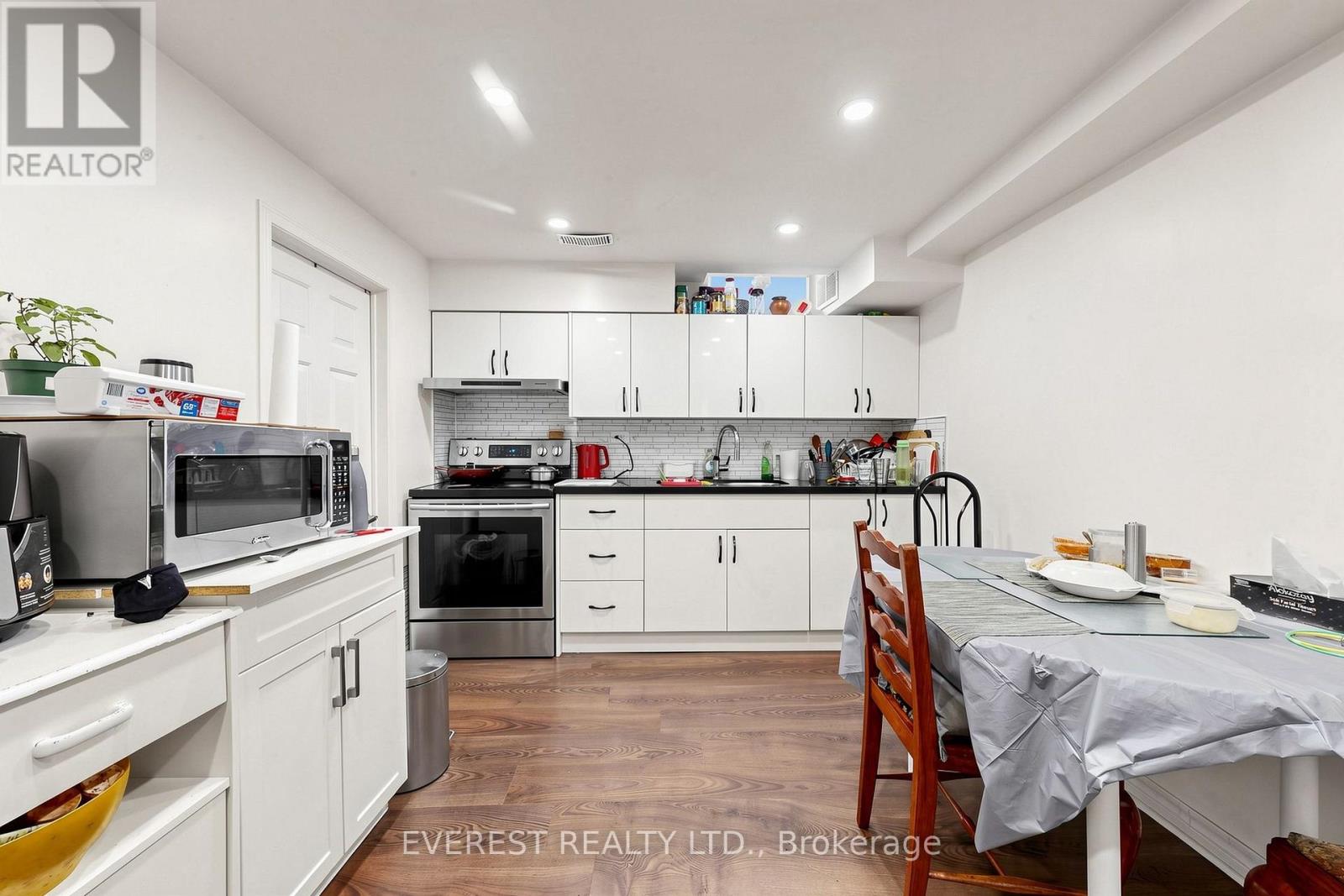 7 TARLTON COURT - Image 35