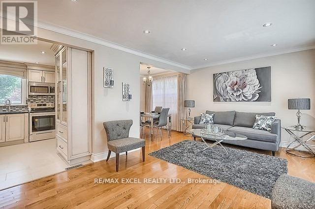 MAIN - 43 BOOTHBAY CRESCENT, Newmarket (Central Newmarket) — photo 4