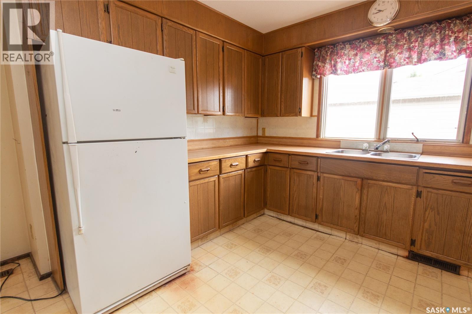 11037 Martin CRESCENT - 7