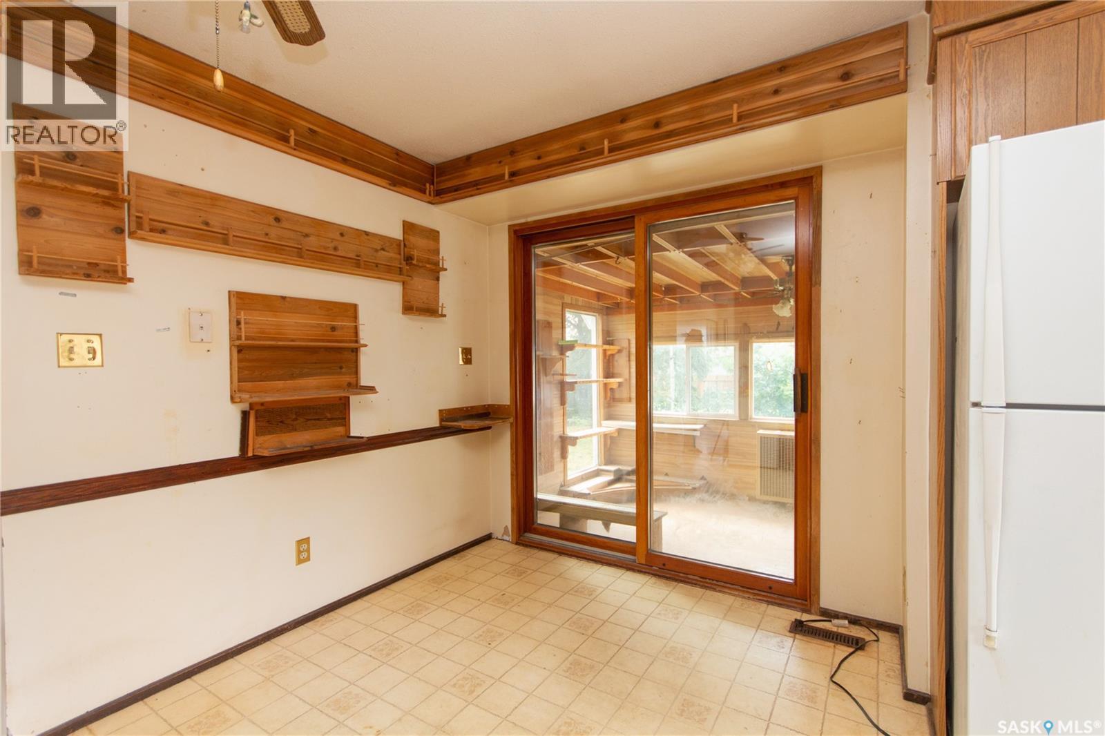 11037 Martin CRESCENT - 8