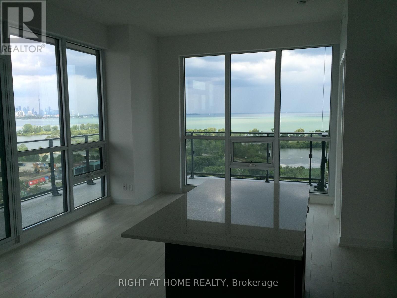 1801 - 2212 LAKE SHORE BOULEVARD W, Toronto (Mimico) — photo 4