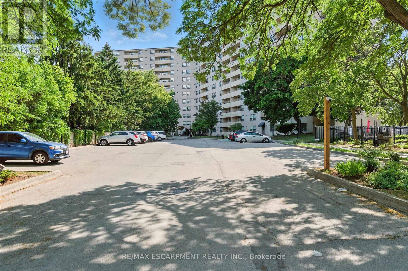 909 - 700 DYNES ROAD, Burlington (Roseland)