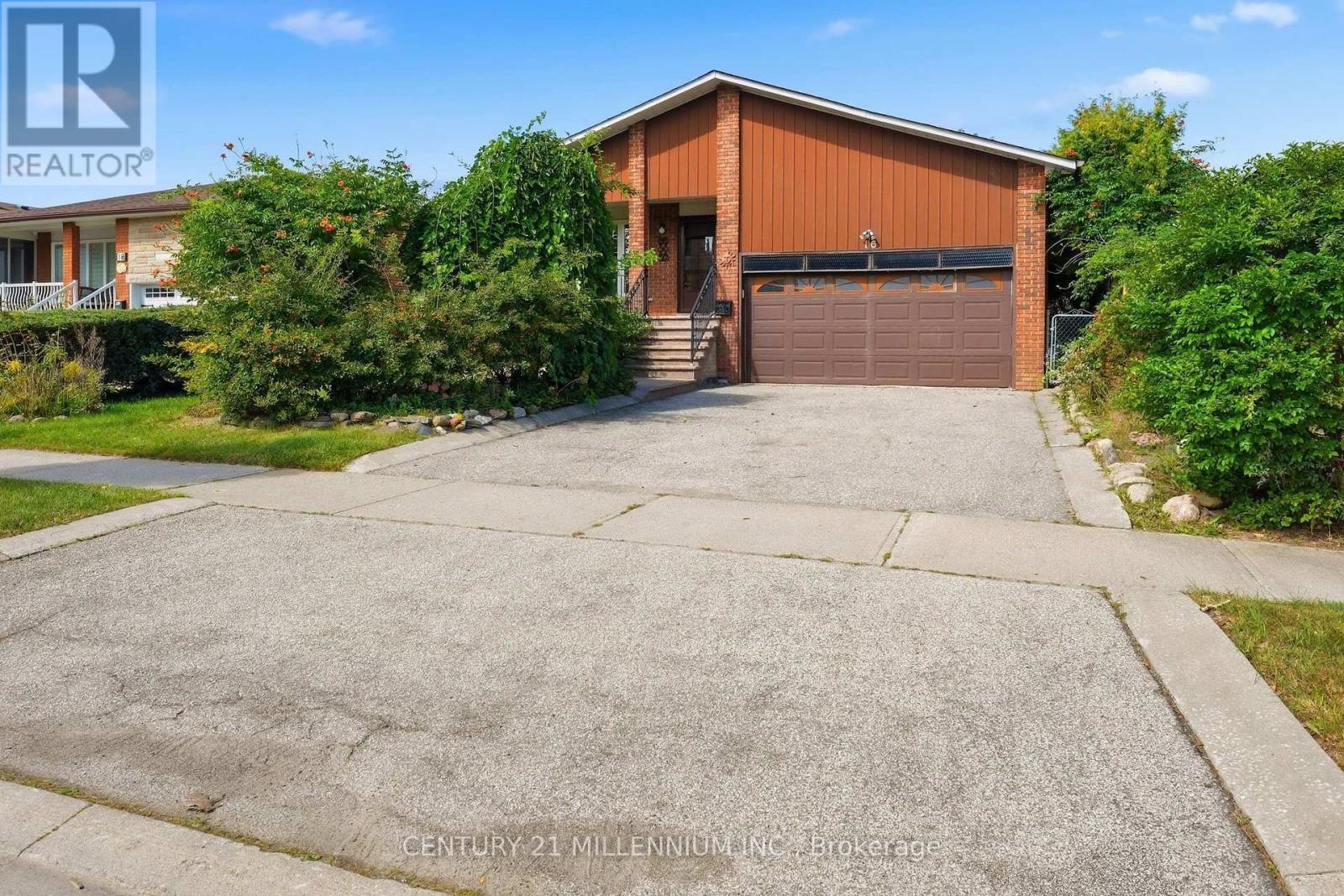 16 JARDINE STREET, Brampton (Northgate)