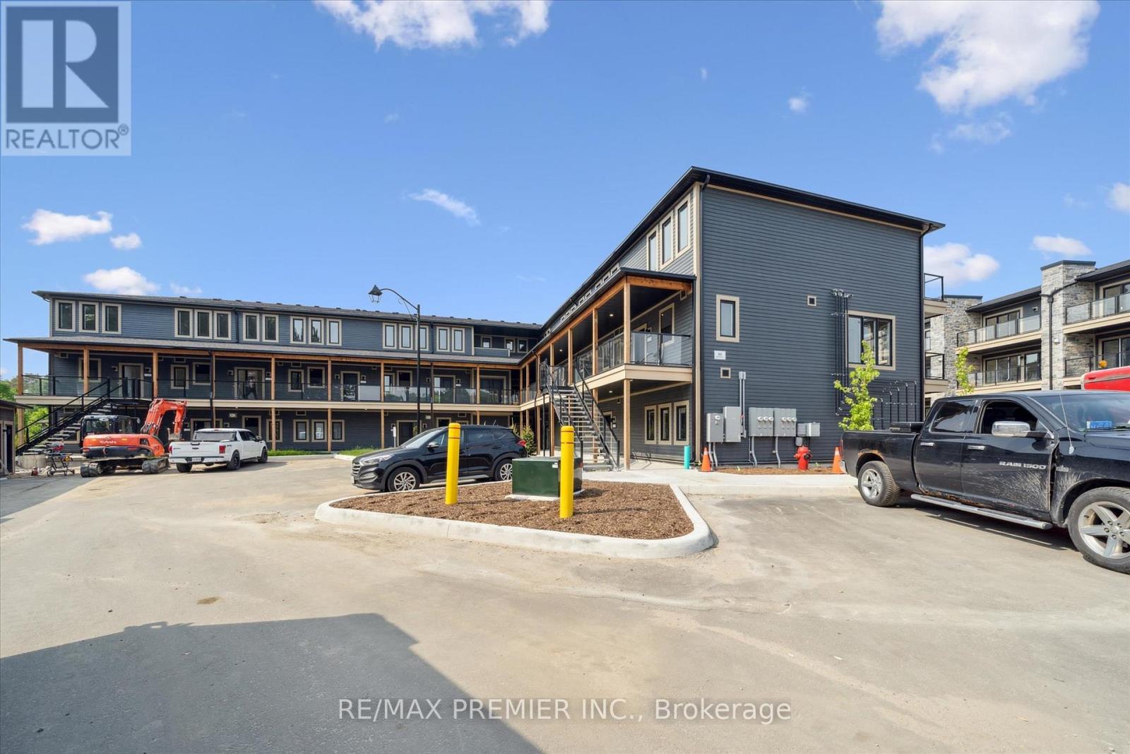 3-105 - 253 CRESCENT BAY LANE, Huntsville (Chaffey)