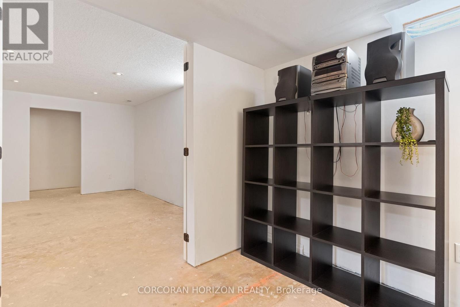 63 CEDARHILL CRESCENT - Image 32