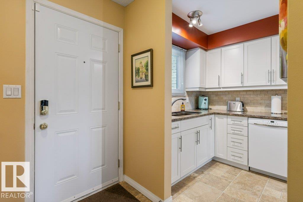 16919 95 ST NW - 4
