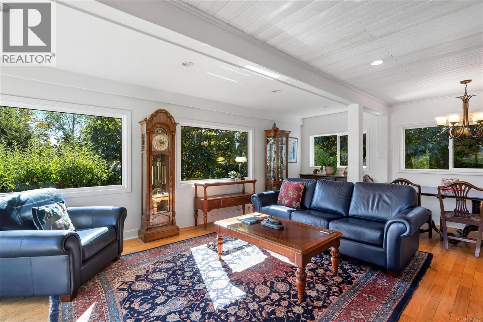 4077 Balsam Dr - 6