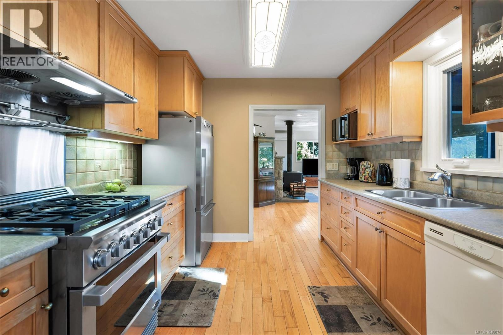 4077 Balsam Dr - 9
