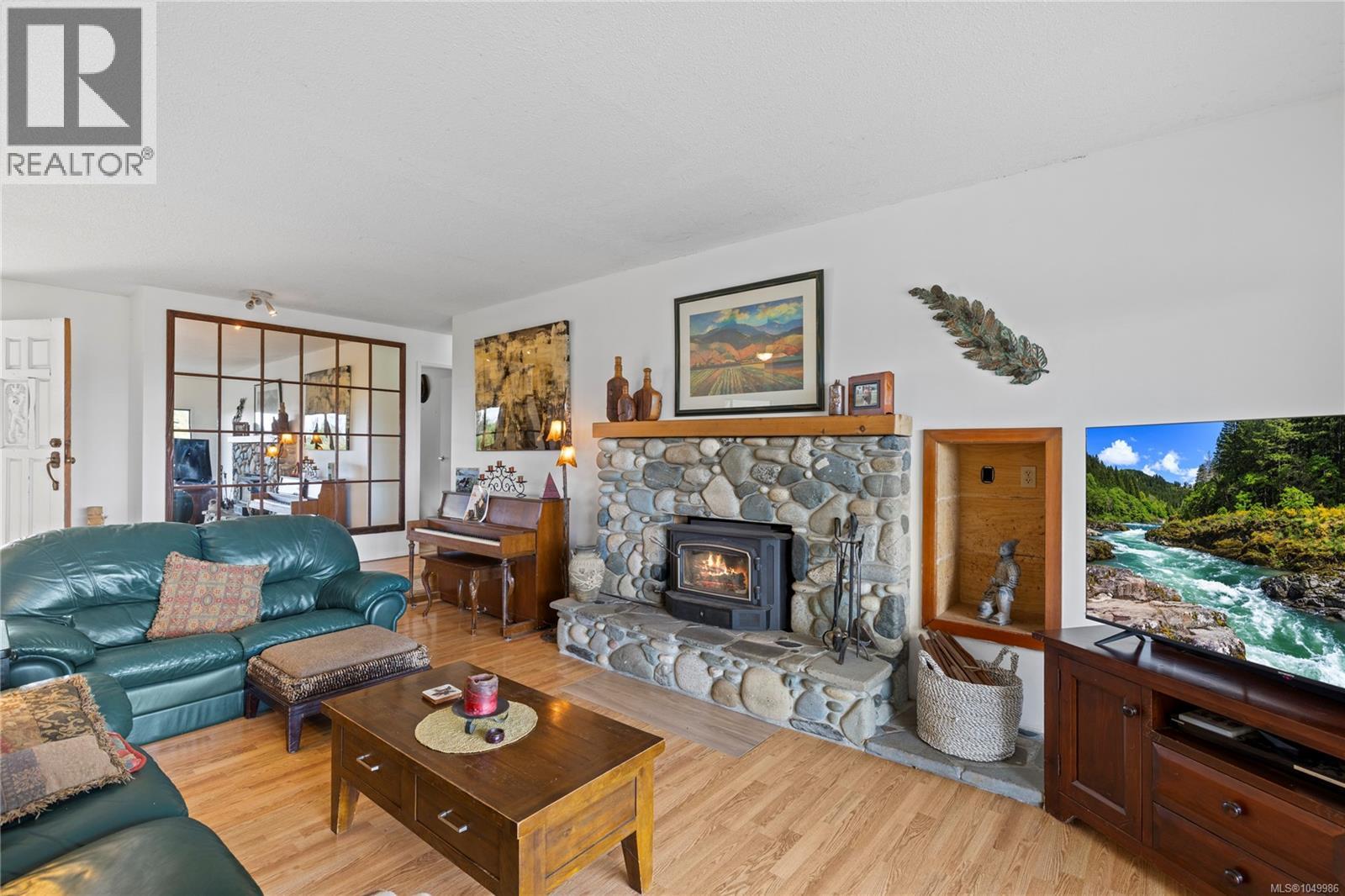 899,875 Andreef Rd - 12