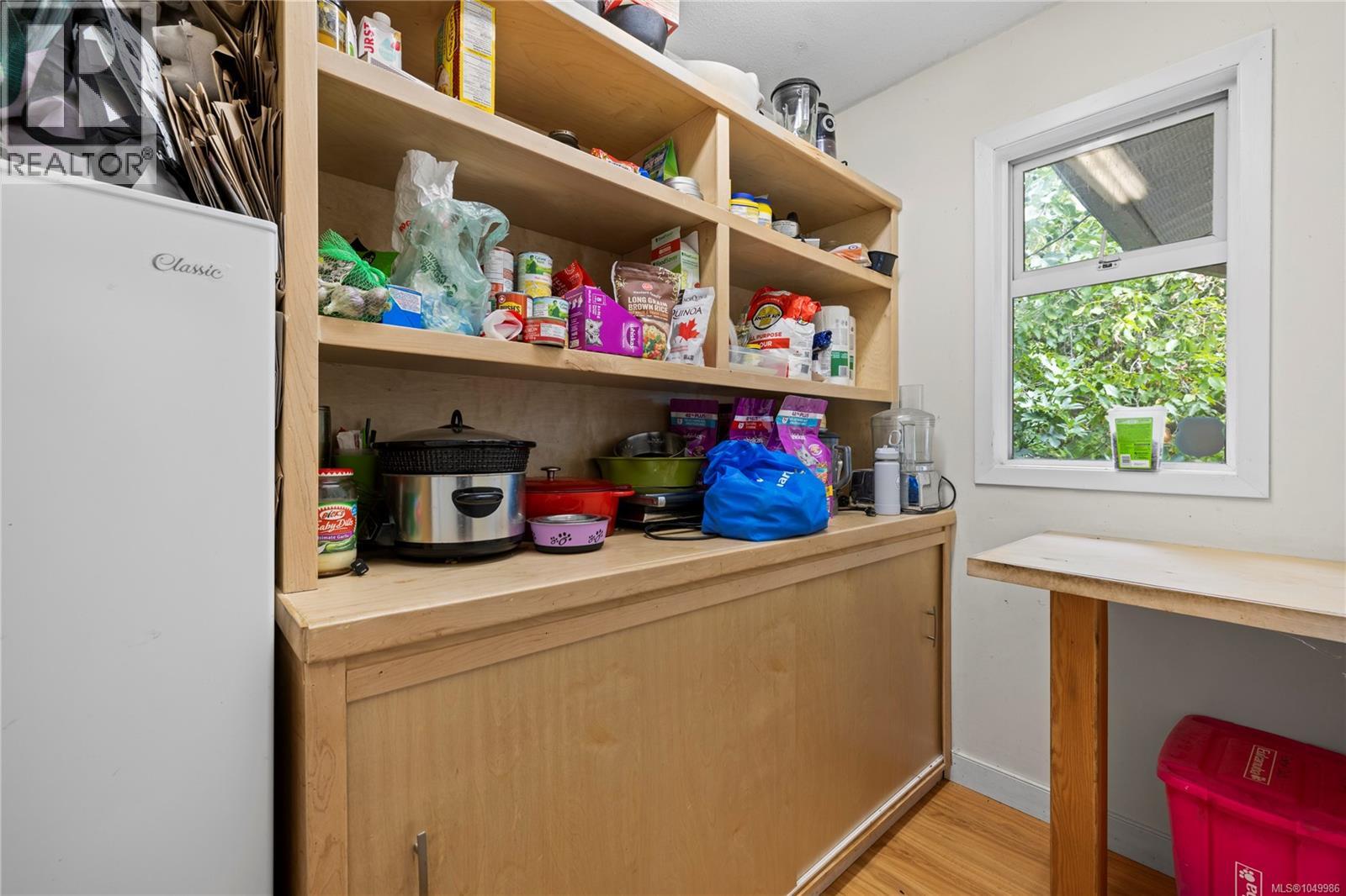 899,875 Andreef Rd - 26