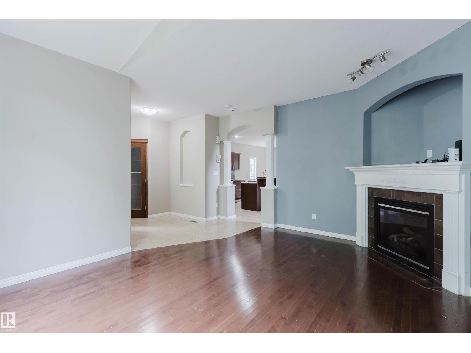 11608 96 ST NW - 5