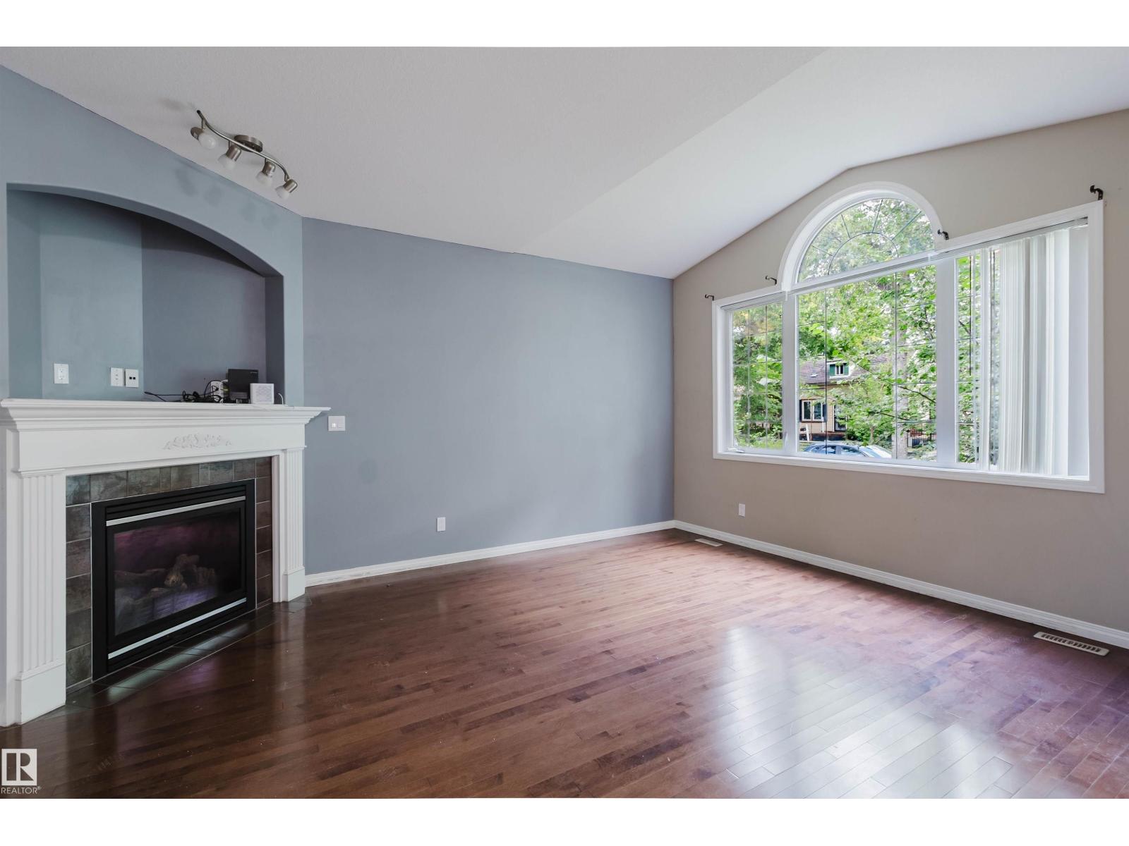 11608 96 ST NW - 3