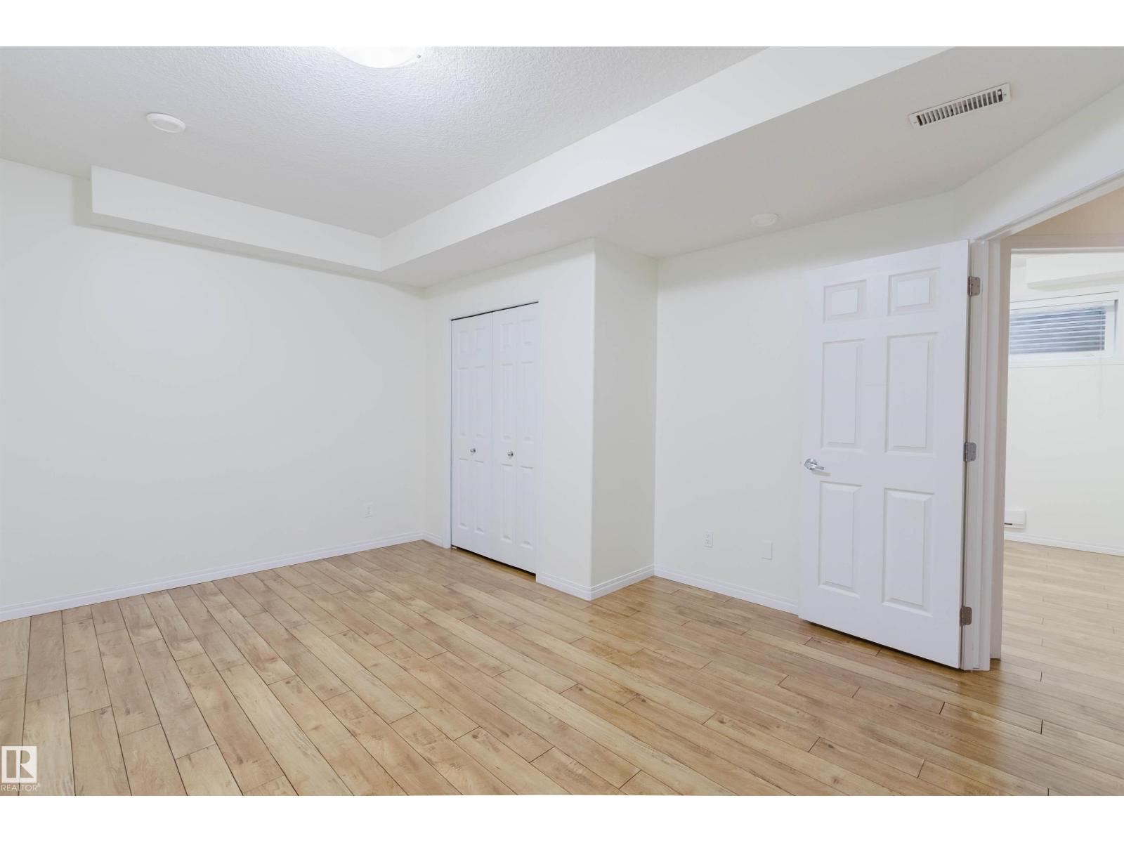 11608 96 ST NW - 32