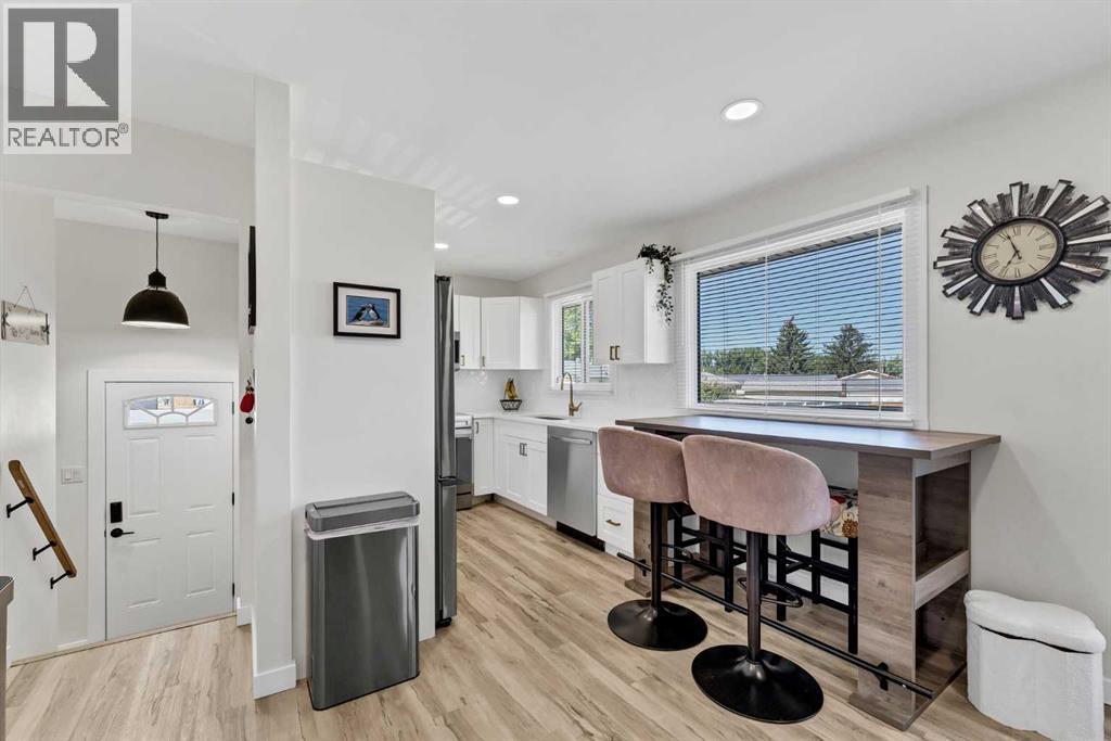 2427 24 Street SE - 10