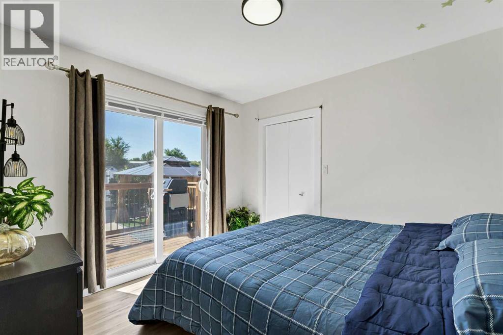 2427 24 Street SE - 19