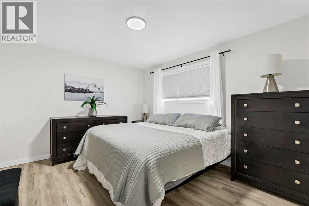 2427 24 Street SE - 20