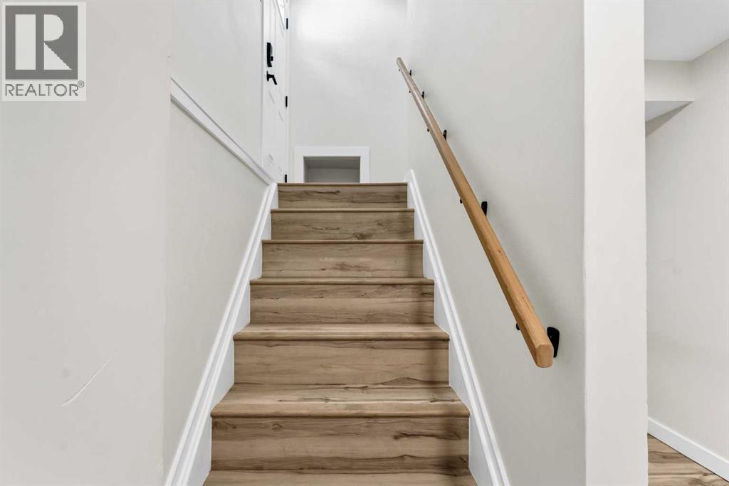 2427 24 Street SE - 24