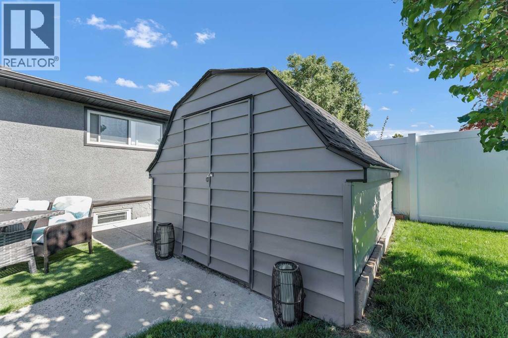 2427 24 Street SE - 47