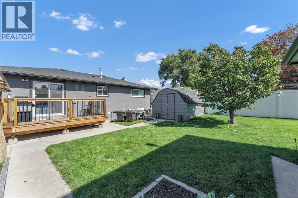 2427 24 Street SE - 48