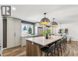 36 Bracebridge Crescent Sw, Calgary, AB T2W0Y7 Photo 14