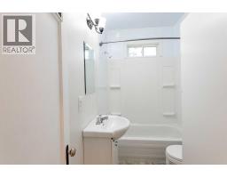5603 56 Street, Taber, AB T1G1L4 Photo 14
