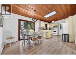 Dining room - 140 Quarry Dr, Salt Spring, BC V8K1J1 Photo 9