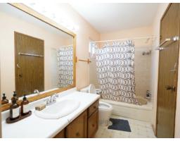 13870 Laurel Drive, Surrey, BC V3T1A9 Photo 13