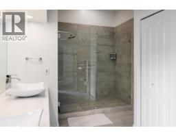 2368 Abbott Street Unit# 4, Kelowna, BC V1Y9G7 Photo 24
